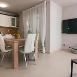 Lägenhet Elegant & Spacious 110m2 Luxury With 3br & Pool At Ciovo - Fiorentini Trogir