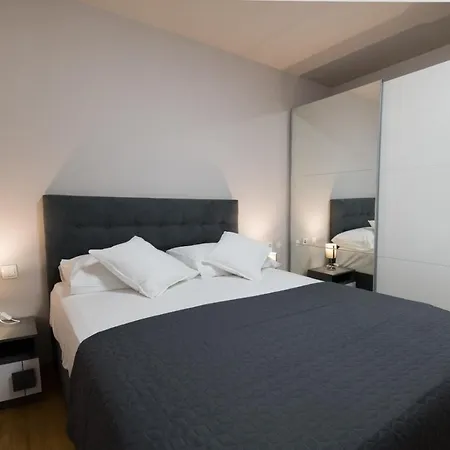 Elegant & Spacious 110m2 Luxury With 3br & Pool At Ciovo - Fiorentini * 特罗吉尔