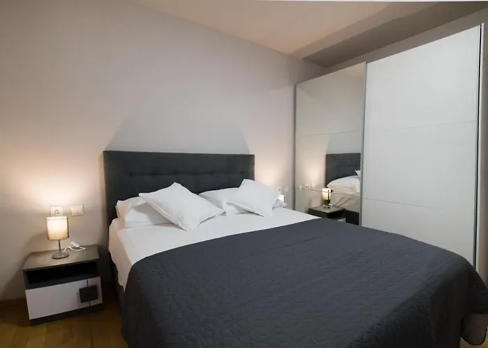 Elegant & Spacious 110m2 Luxury With 3br & Pool At Ciovo - Fiorentini * 特罗吉尔