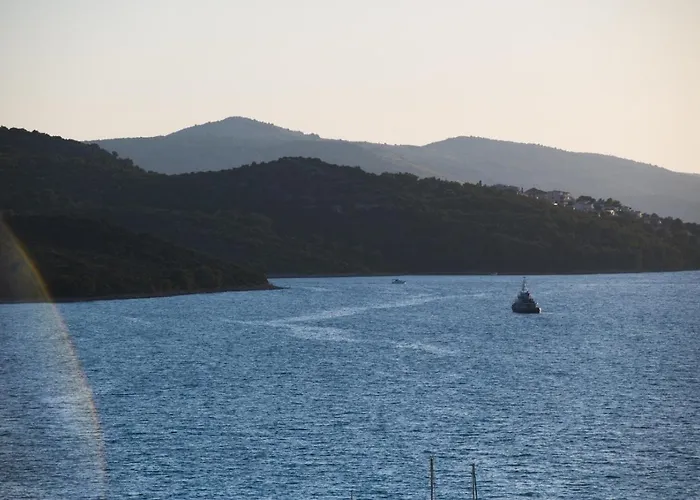 Elegant & Spacious 110m2 Luxury With 3br & Pool At Ciovo - Fiorentini Appartement Trogir