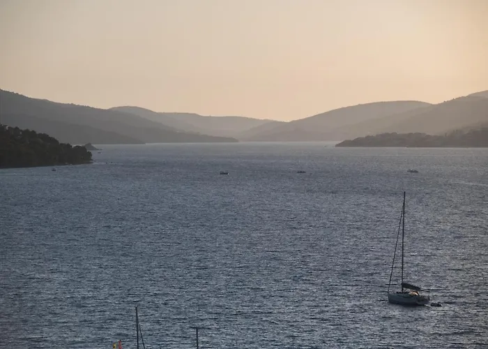 Elegant & Spacious 110m2 Luxury With 3br & Pool At Ciovo - Fiorentini Trogir