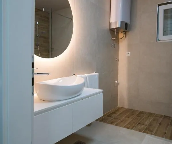 Appartement Elegant & Spacious 110m2 Luxury With 3br & Pool At Ciovo - Fiorentini