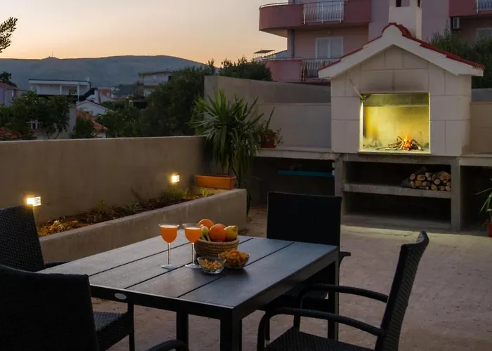 公寓 Elegant & Spacious 110m2 Luxury With 3br & Pool At Ciovo - Fiorentini *