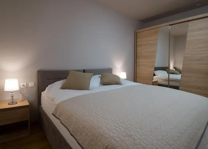 Elegant & Spacious 110m2 Luxury With 3br & Pool At Ciovo - Fiorentini *