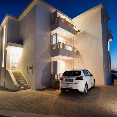 Brand New Aparment With Sea View & Swimming Pool At Ciovo - Fiorentini Апартаменти